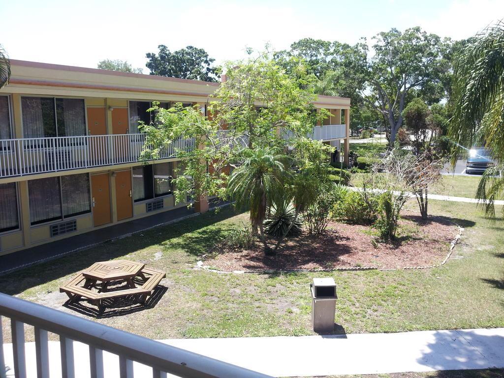 Quality Inn Saint Petersburg North-Tampa Bay Exterior foto